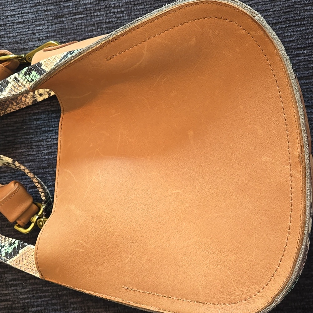Madewell The Sydney Snake Leather Crossbody NWT - Picture 4 of 8